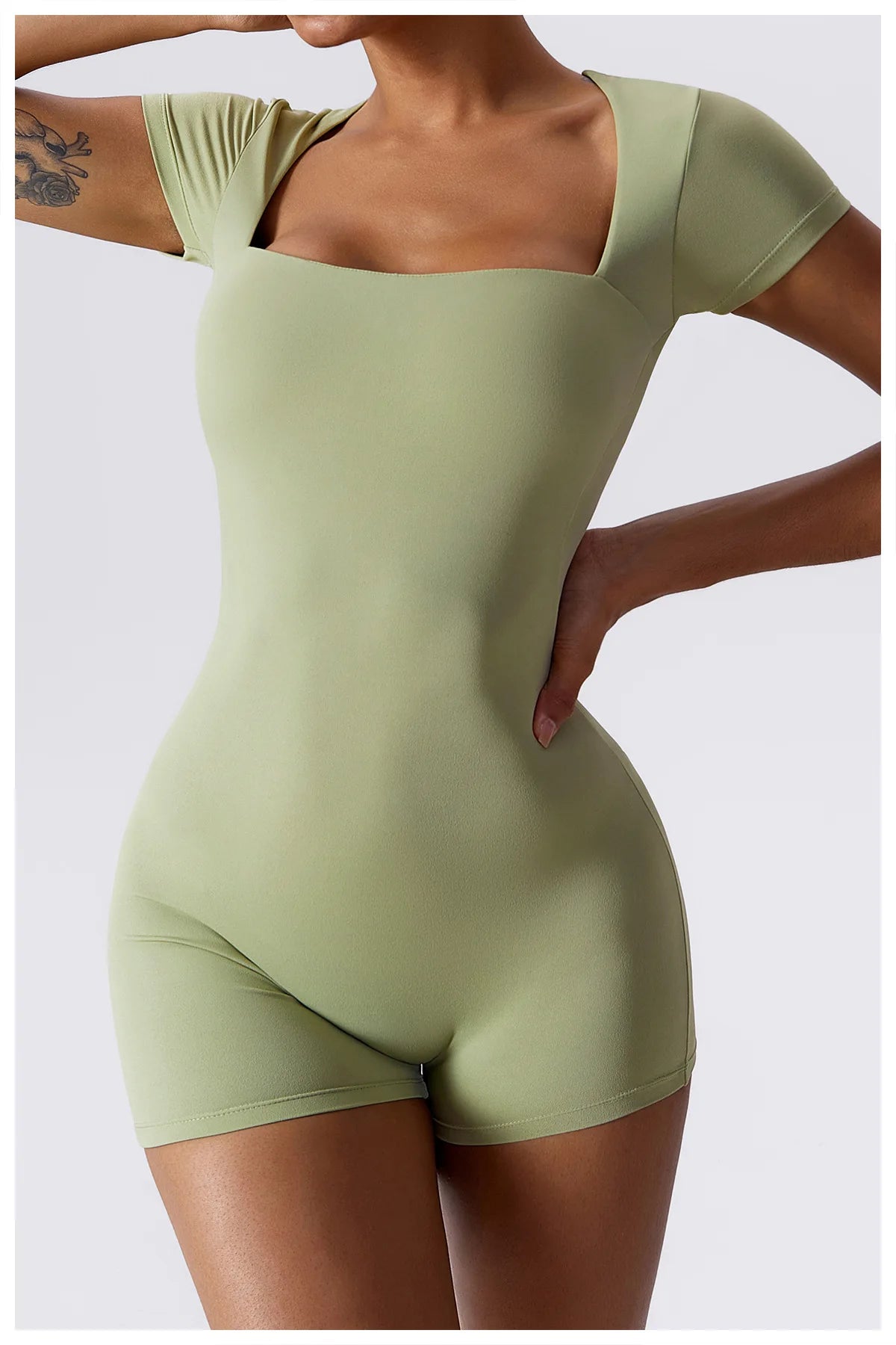 Conjunto Esportivo Feminino Curto Sem Costura - SoftBody