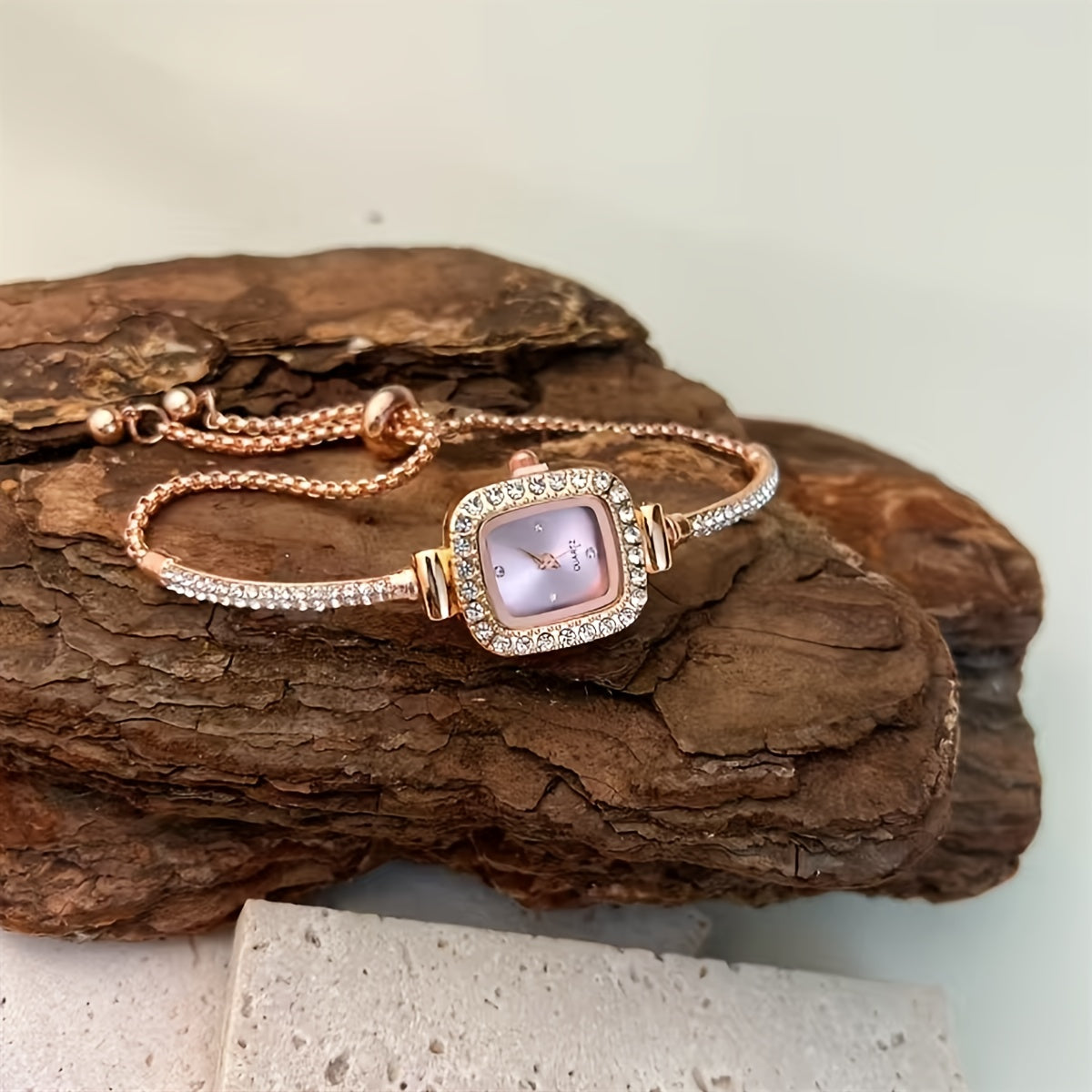 Relógio Feminino Square Alloy | Design Elegante com Movimento de Quartzo