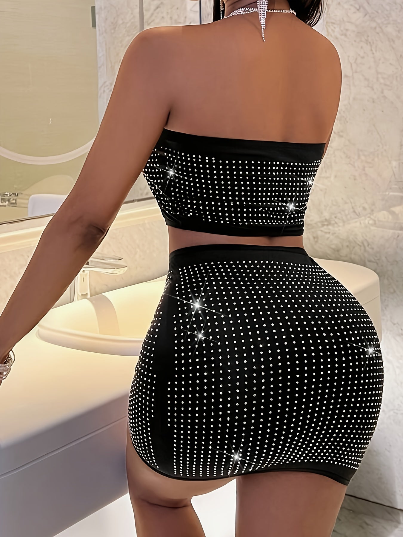 Conjunto Top Tube Sem Alças e Saia Mini Bodycon com Strass | Letícia Couture