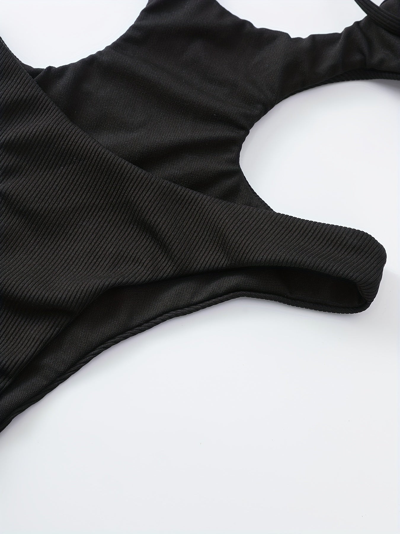 Body Feminino Preto com Decote V e Manga Curta | Jade Couture