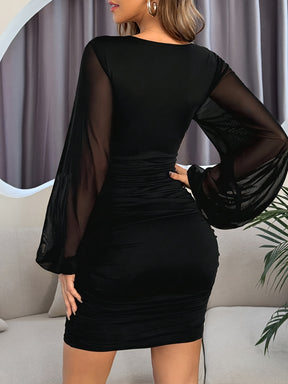 Vestido Isabella | Bodycon Sexy com Decote V e Mangas Semi-Transparentes