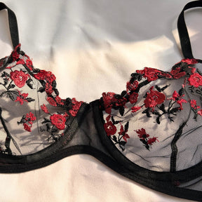 Conjunto de Lingerie Bordada com Bralette Fino | Éclora Bloom - LumiaVibe