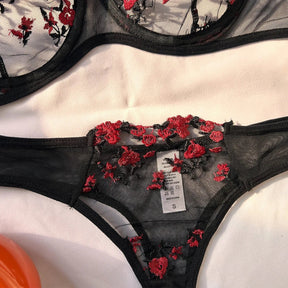 Conjunto de Lingerie Bordada com Bralette Fino | Éclora Bloom - LumiaVibe