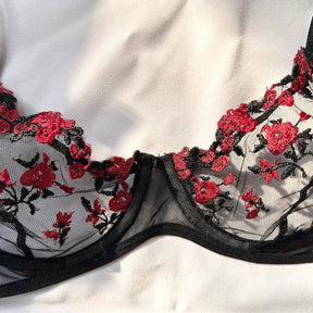 Conjunto de Lingerie Bordada com Bralette Fino | Éclora Bloom - LumiaVibe