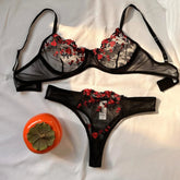 Conjunto de Lingerie Bordada com Bralette Fino | Éclora Bloom - LumiaVibe