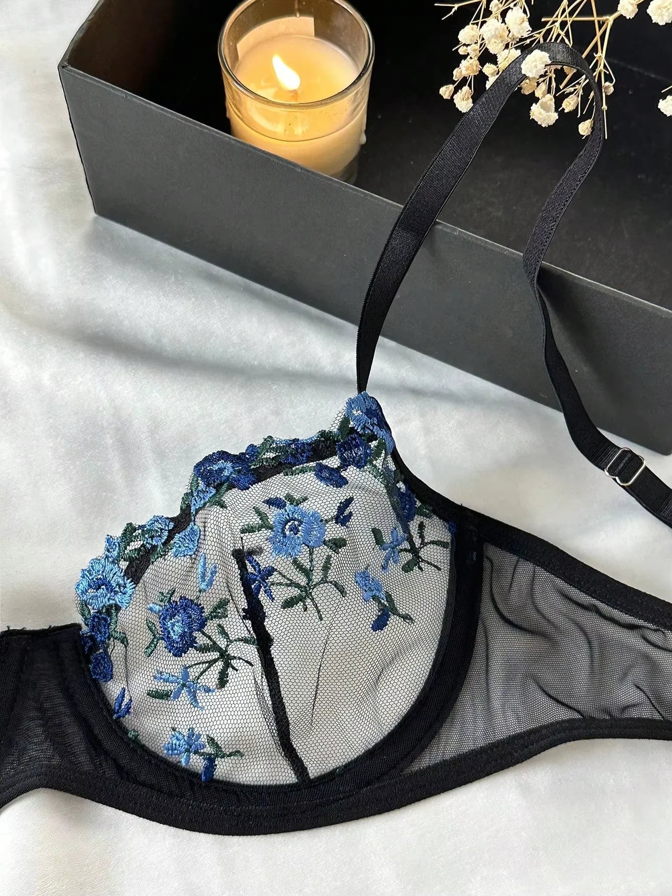 Conjunto Lingerie Sensual com Renda Floral – Delizia Lace - LumiaVibe
