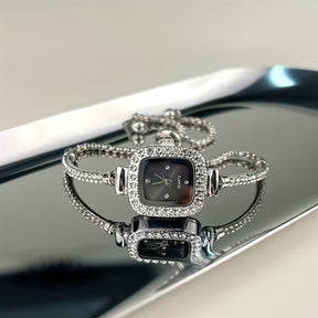 Relógio Feminino Square Alloy | Design Elegante com Movimento de Quartzo - LumiaVibe